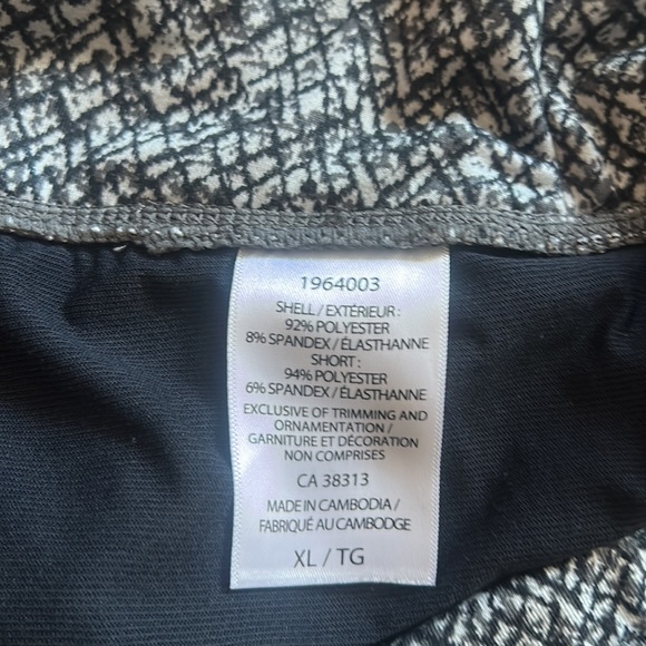 SEGMENTS LUXE SKORT SKIRT WITH BUILT IN SHORTS IN SIZE XL - Picture 6 of 6